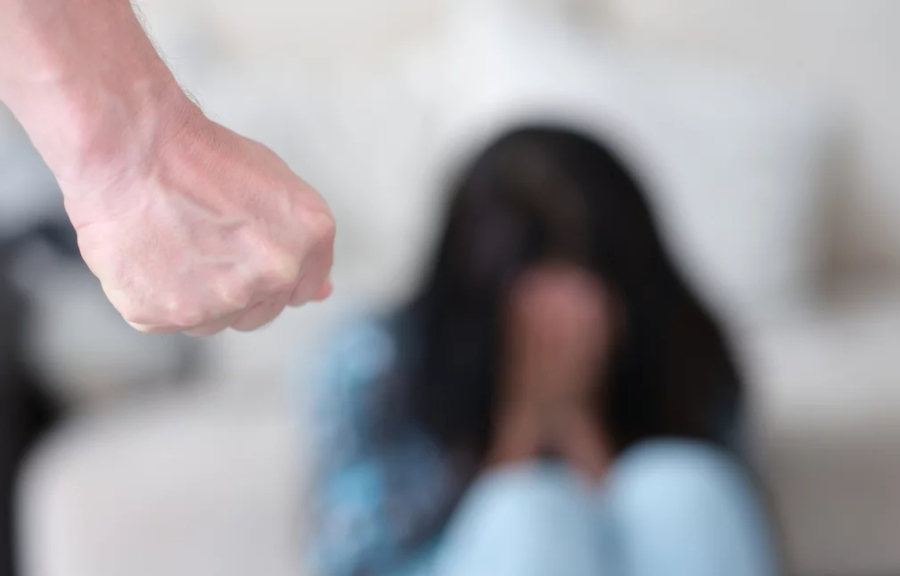 Ο γιος έσωσε τη ζωή μάνας του από τον κακοποιητικό της σύντροφο στην Καρδίτσα